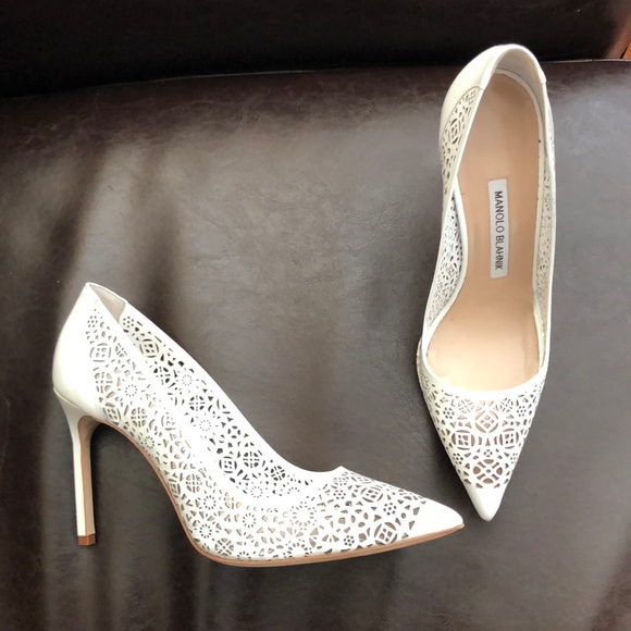 manolo white pumps